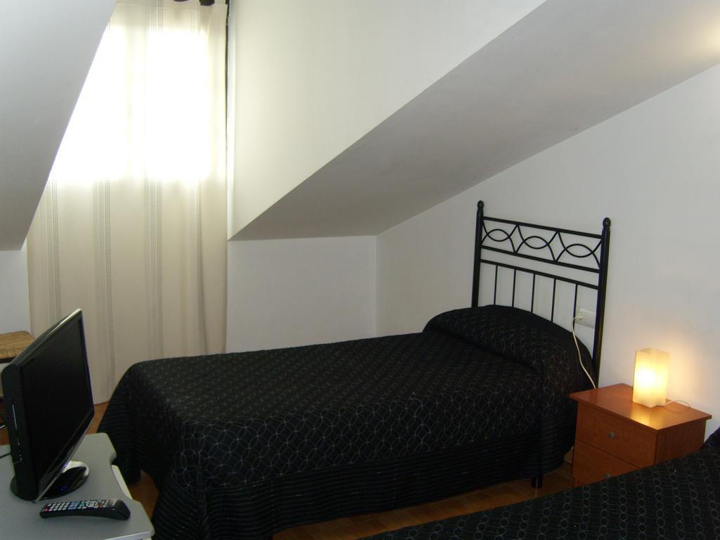 Hostal Las Eras Cubillos del Sil Exterior photo